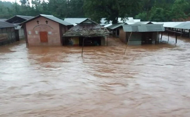 ndtv's tweet photo. Over 89,000 people affected by floods in Meghalaya https://t.co/x8zAI6c80a https://t.co/MjoopzaoEr