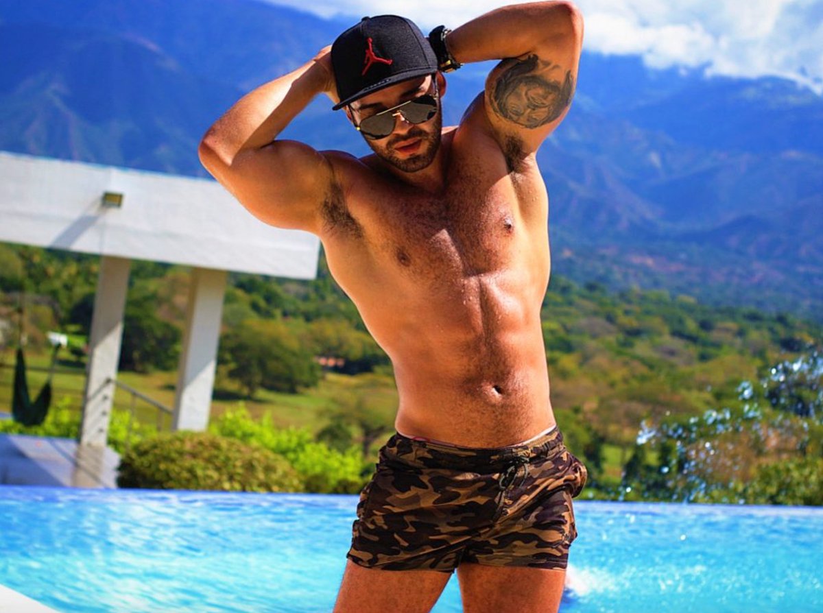Happy Flirt-Aversary to the outstanding and fun-loving <a href="/logancardenas27/">Logan Cardenas</a>! #camguy ow.ly/YCYv50AyaKM