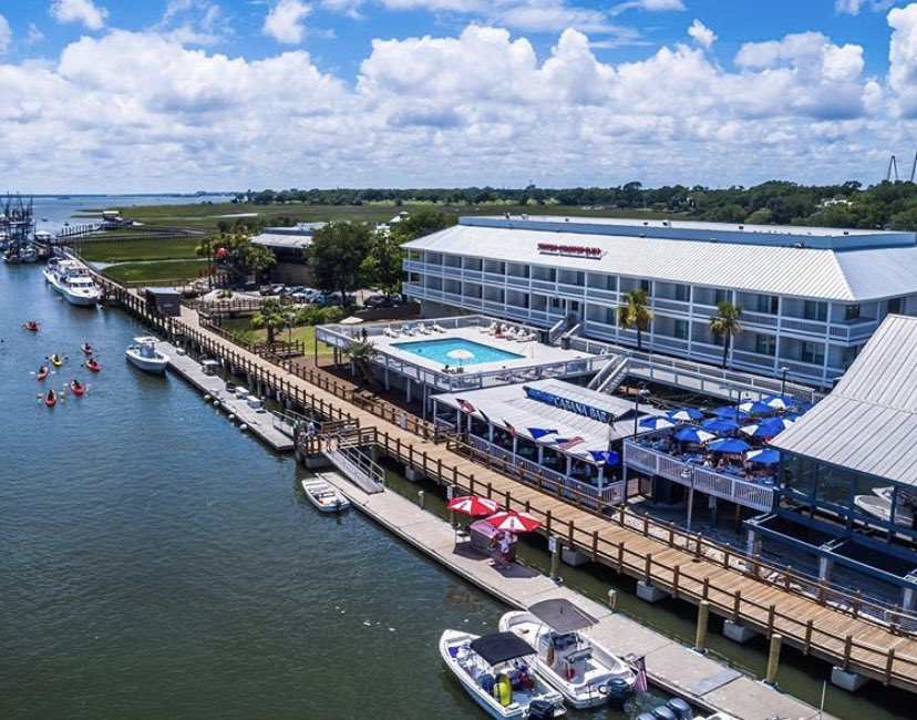 TavernandTable's tweet photo. A 2 night stay @ShemCreekInn, dinner for 4 with us and a prize pack from @OnMyWayDrives is up for grabs! Enter to win here: https://t.co/JF7Bzue27J #Chs #ChsNews #Travel #Giveaway https://t.co/yjU2OJfCsp
