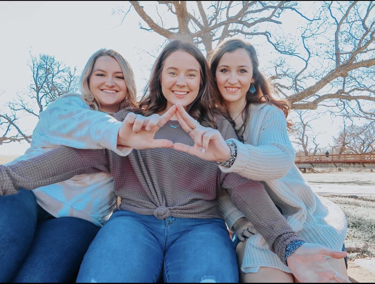 TarletonCLSO's tweet photo. Meet our Chapters!
Delta Phi Epsilon (ΔΦΕ) is part of the Panhellenic Council at Tarleton. 
Their motto is "Esse Quam Videri" which means "To be rather than to seem to be"
They can be found on instagram at tsudphie! https://t.co/X9zadn3VPH