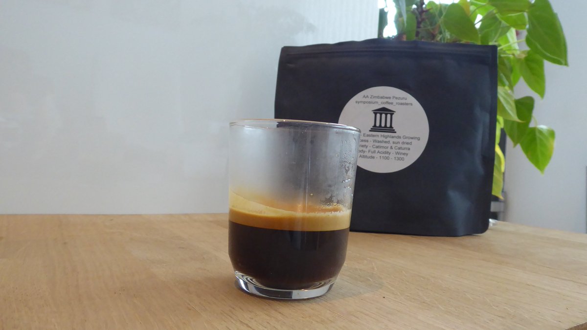 CoffeeDiff's tweet photo. At https://t.co/aNc0sQ7lT1 we list #coffeebeans from over 230 #specialtyroasters
This amazing #washedprocess #catimor & #caturra #specialtycoffee by @symposiumcr #coffeeroaster works really well as #espresso & #filter alike. Well done! 🍷🍋🌰🇿🇼☕️😍 #coffeeuk #coffeetime #coffee https://t.co/xpbUS6kZod