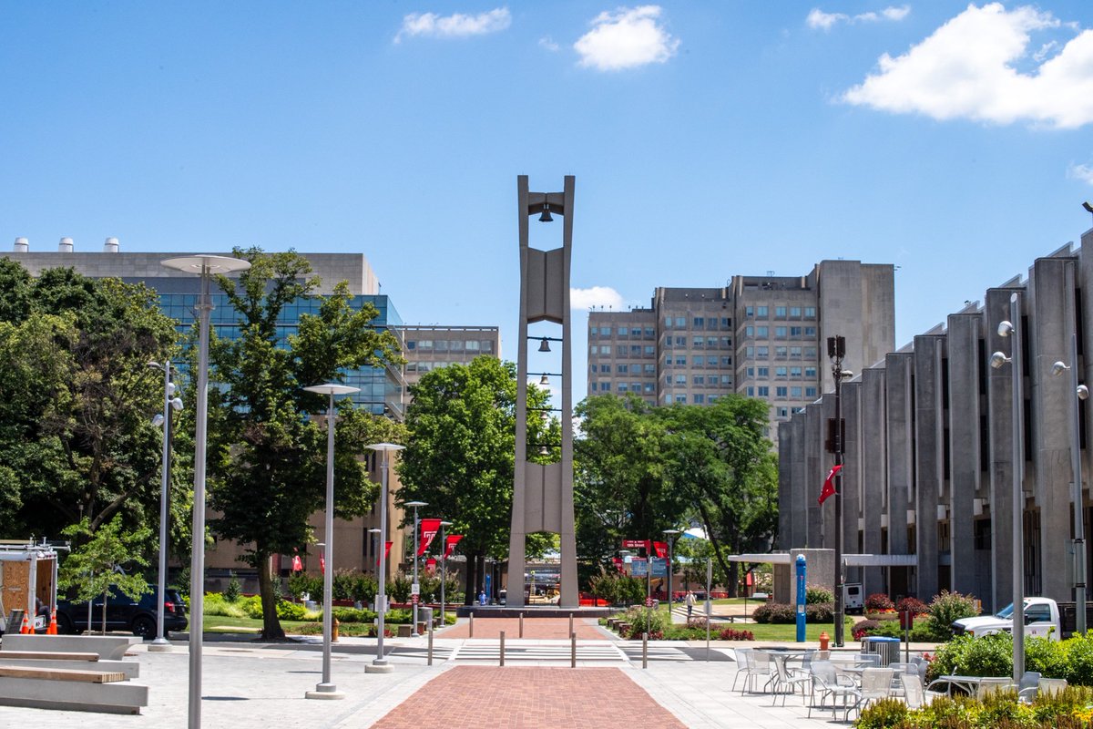 TempleOwls's tweet photo. Summer in the city ☀️🦉 https://t.co/MoLXB520ES