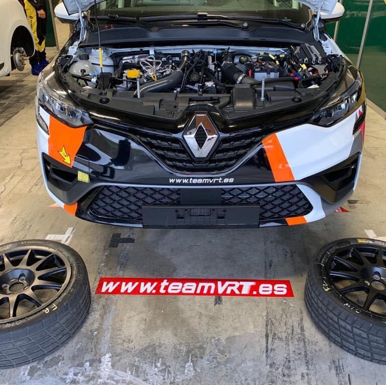 Nuestros colores ruedan por primera vez en un circuito... 💜😉
Primeros tests en el circuito de Navarra para la Clio Cup, con <a href="/JavierCicuendez/">Javier Cicuendez</a> a los mandos <a href="/TeamVRT/">Team VRT</a> 
Que bonito luce!! 💜💪🏻 

Queréis ver una onboard? 

<a href="/MacisaMotor/">MacisaMotorsport</a> <a href="/tyrelastic/">Tyrelastic</a> <a href="/PRoneMotorsport/">Project One Motorsport</a>