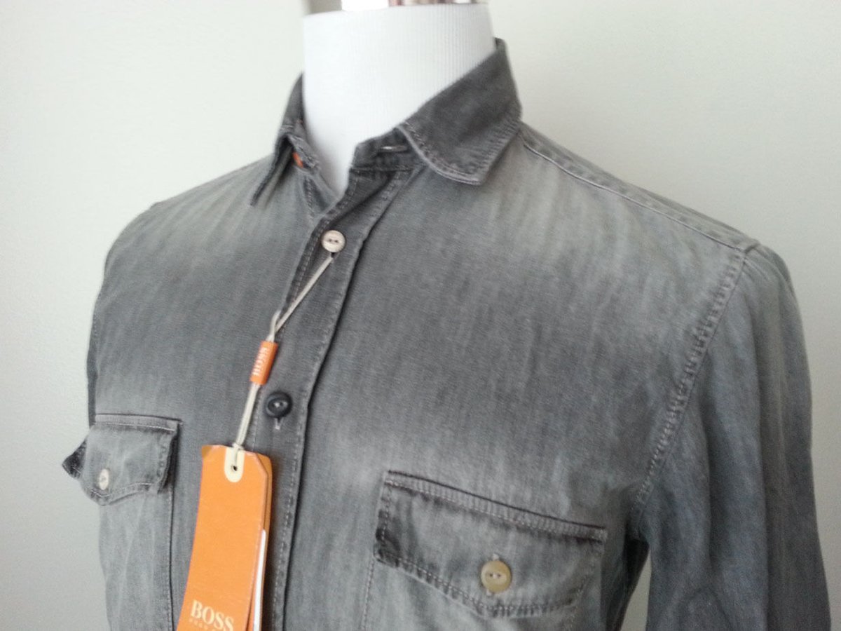 esquireattire's tweet photo. Sale $79.54 https://t.co/ufqKZFpcsU Hugo Boss Men's Size S Denim Black #shirt #HugoBos https://t.co/7wpHHzscNV