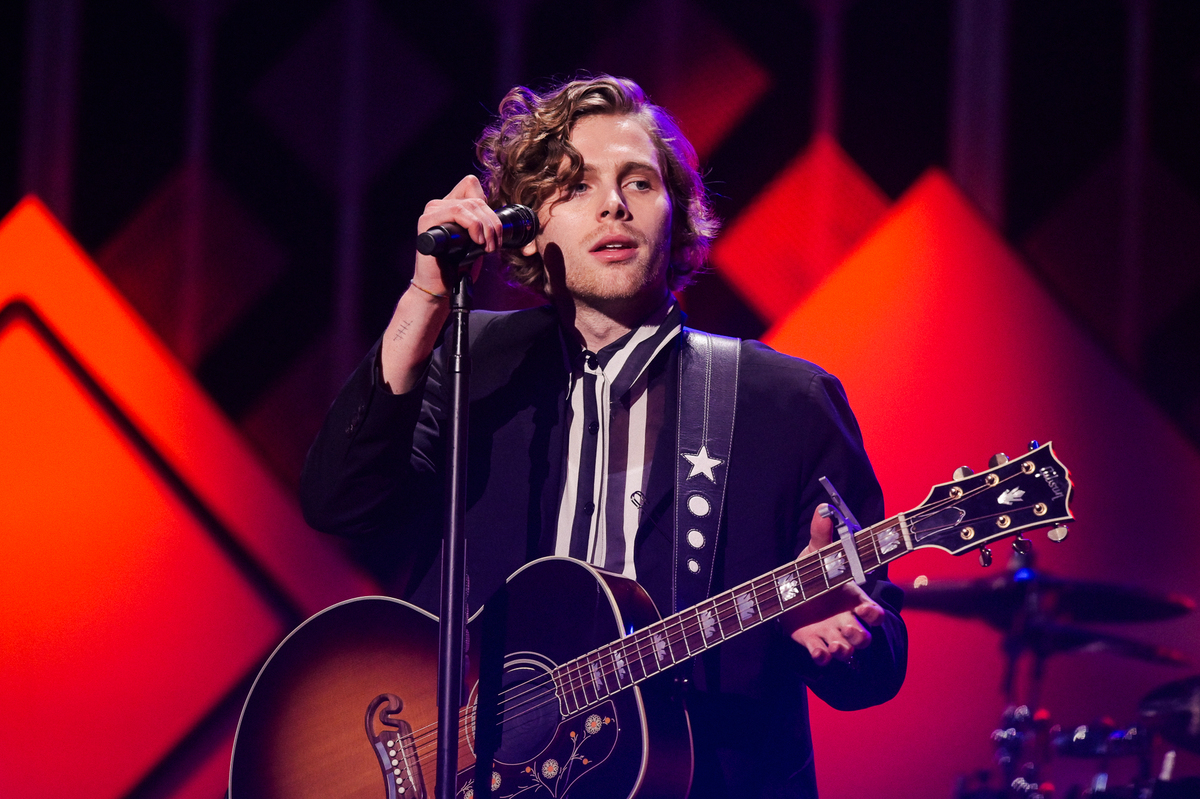 iHeartRadio's tweet photo. HBD, @Luke5SOS! We love you! ❤️ https://t.co/oG9BYU7w1T