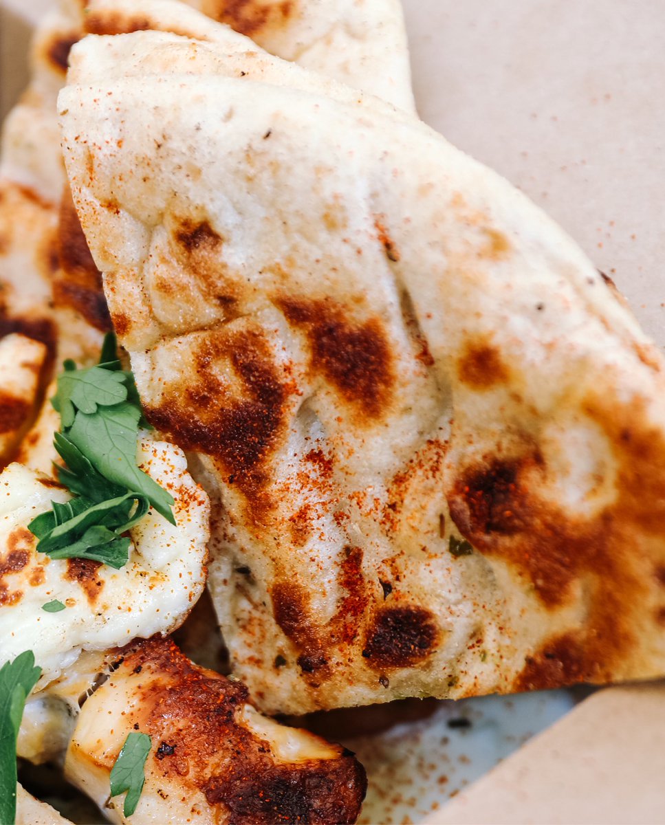 Tonight we are thankful for friends, family and carbs. Staks’ Souvlaki Bar aren’t playing here 🤤

We love this amazing photo by <a href="/molliermanning/">Mollie</a> 
@royal_shopper