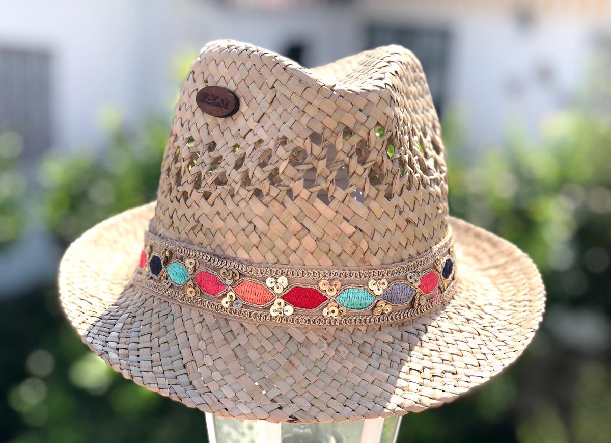 MamasuBolsos's tweet photo. En nuestra web hay un montón de sombreros a muy buen precio. Desde 14,95. https://t.co/599fTxKrd3 #mamasu No me digáis que este no es bonito. https://t.co/gISuh5Unbx