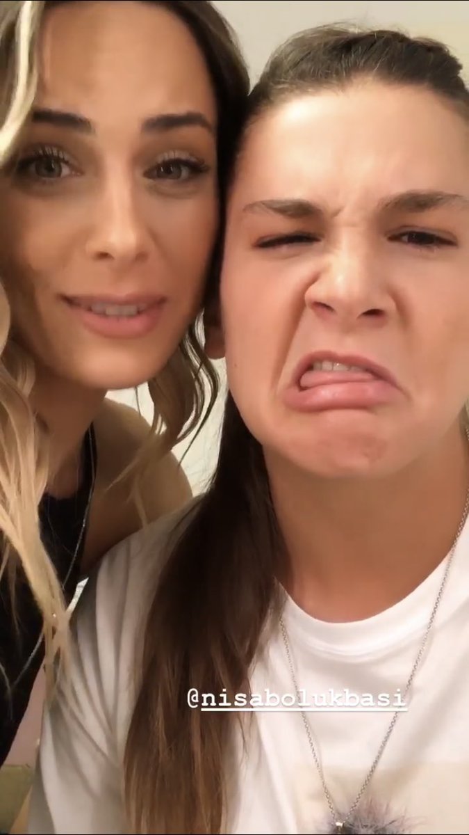 nochenisas's tweet photo. Damla Can x Nisa Bölükbaşı uyumu der susarım 😻🥺💘💓💕 @BolukbasiNisa #survivor2020 #nisabolukbası https://t.co/KDTKcU4PBA