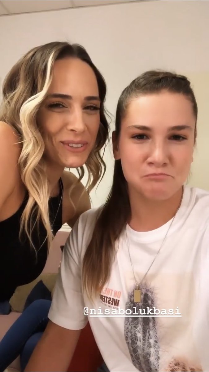 nochenisas's tweet photo. Damla Can x Nisa Bölükbaşı uyumu der susarım 😻🥺💘💓💕 @BolukbasiNisa #survivor2020 #nisabolukbası https://t.co/KDTKcU4PBA