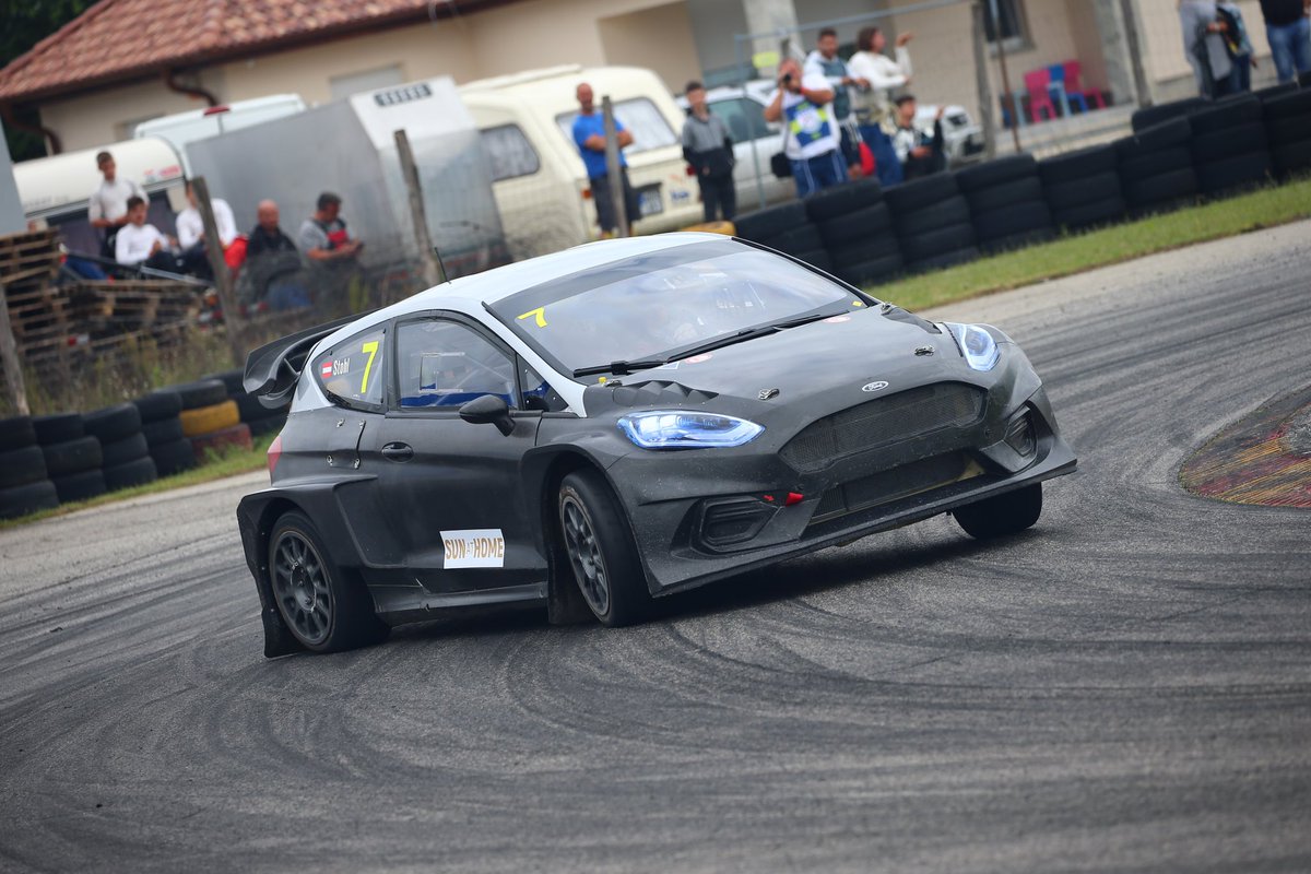 projekteseries's tweet photo. Projekt E technical partner STARD take the first victory for a fully-electric rallycross car.
Using three high performance road car electric motors in the 450kW/1000Nm REVelution Projekt E electric kit the new car won at Kakucs/Hungary.
#ProjektE #ProjektEseries #electRX #WorldRX https://t.co/jY64Rc5hje