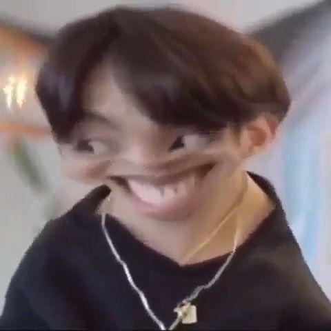 serenjin's tweet photo. bts e alguns momentos engraçados para alegrar o seu dia — uma thread provavelmente longa https://t.co/MkYFJJ9pLG