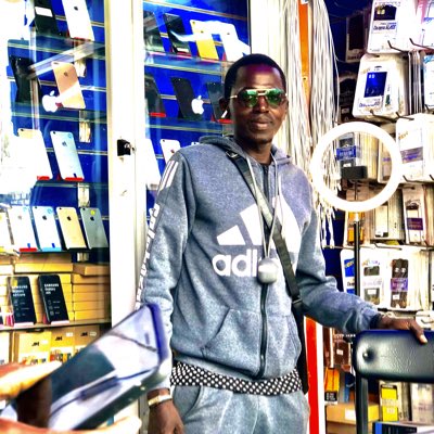 modou84's tweet photo. #NouvellePhotoDeProfil https://t.co/m9s1yqtaqr