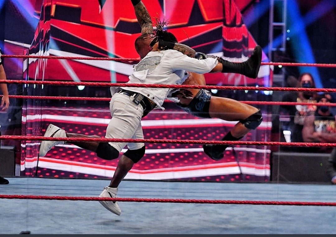 Jam76568805's tweet photo. Con una sola #rko @RandyOrton si aggiudica il #match contro @RonKillings
#theviper #legendkiller #ricflair #raw #jam https://t.co/3qpUej9hAZ