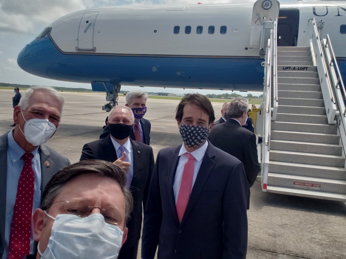 Greeting @VP Pence in Baton Rouge with our Congressional delegation @RepAbraham @SteveScalise @RepGarretGraves @SenBillCassidy @SenJohnKennedy