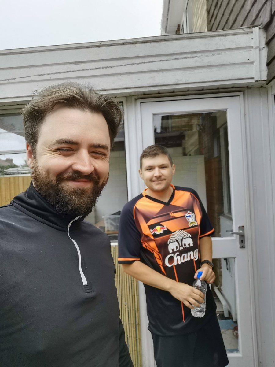 kyleogorman's tweet photo. Just done the run for #8KM8 @ladbible with @Matt_ChesterFan

If anyone ever needs a chat, make sure you speak up! I'm always available to listen. 

#MentalHealthAwareness https://t.co/b8vLDPbiiQ