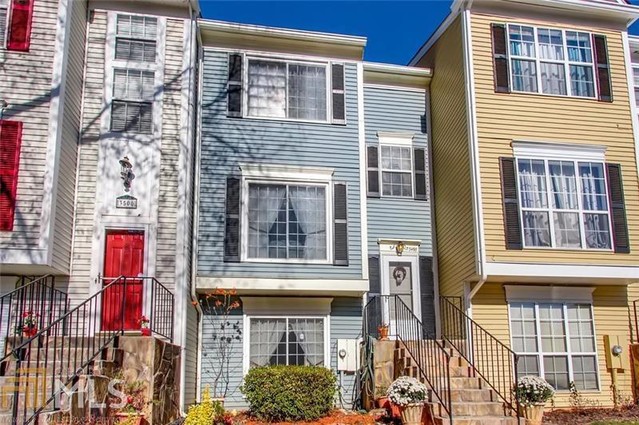 #Dekalb It's time. Stop renting and #buyahouse This townhome is your #newlife #GeorgiaGrown #GARealEstate #homesforsale #homesearch #newhome 
3498-mount-vernon-cir.auto.remax.com/index.html