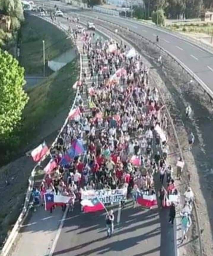 La olla a presión está hirviendo!! Ojo Presidente y Senadores de Chile, si no aprueban el retiro del 10% de los fondos de las AFP, el pueblo de Chile va a explotar en un gran estallido social!! Ustedes fueron elegidos para representar a la ciudadanía!!