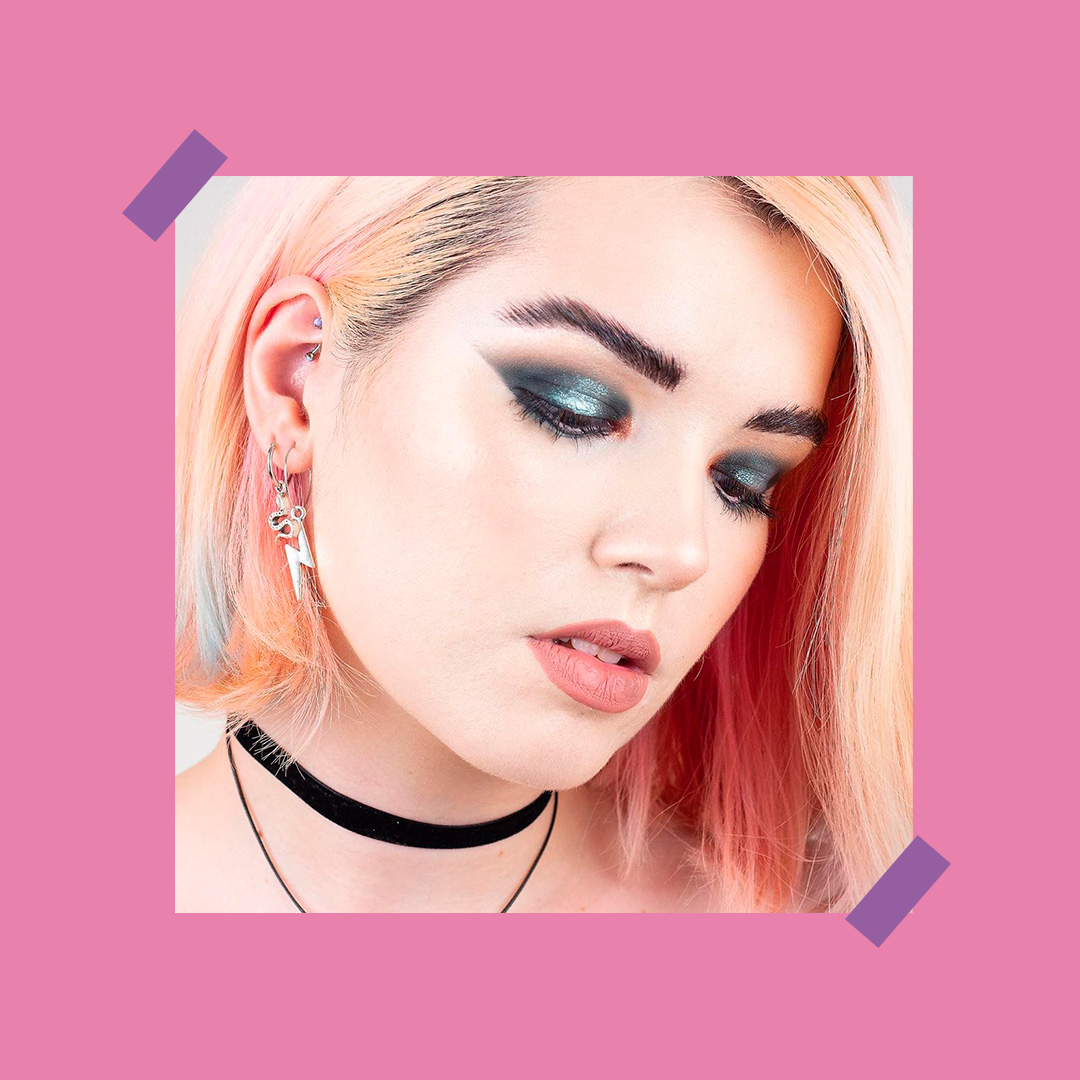 <a href="/alessaberry/">AlessaBerry</a> confiesa que "forest" le flipa 🥰 y así lo ha demostrado con este maquillaje tan precioso realizado con la paleta de <a href="/conmdemiriam/">Míriam Sánchez</a>, ¿le das amor?

Cuéntanos cuál es tu sombra favorita de esta paleta.

#Eyeshadowpalette #corazona