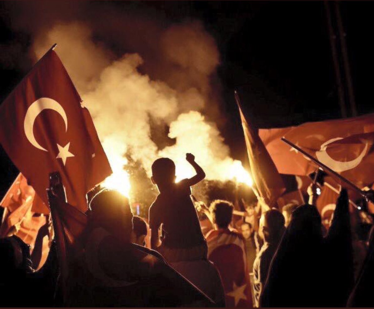 #15Temmuz mücadelemizin zirvesi, şanlı milletin zaferidir. 
Tüm şehitlerimizin Ruhu şad olsun.
 
🇹🇷🇹🇷🇹🇷