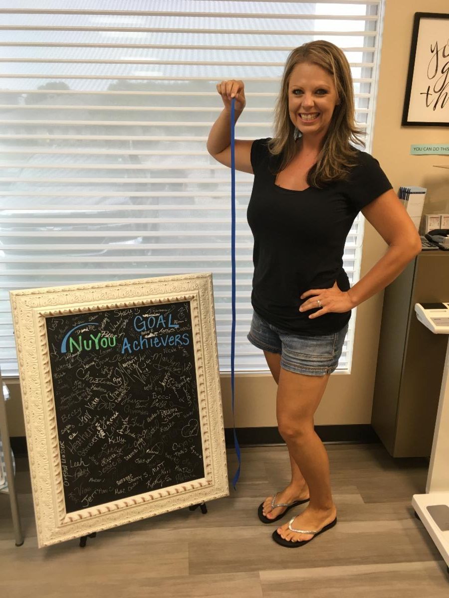 Hello NuYou fans! We have a HUUUUGE celebration today! 🥳 Today we are celebrating Roxanne Larson hitting her GOOOOAAAAALLL! She is 65 pounds and 55.75 inches down. 🙌 She has made her goal and she couldn't be more proud! 💚💙
#NuYouExperience