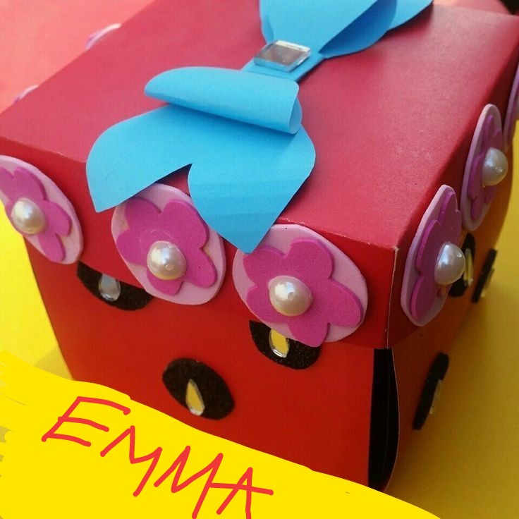Emma_Craft_1's tweet photo. I made customized explosion card I hope u like it #popupcard #explosioncard #diy #tutorial @UnkiAmanatH0n @Ni_BtaOongi @Majn00na1 @miss_Lifeline__ @laraib_kafeel @letiziattilides @nabiladhjani @acraftyarab @sameermahuli https://t.co/otfypC51VA