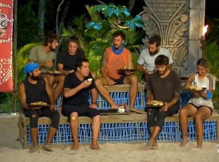 şu fotoğraflar bu seneki survivorı özetliyor 

AğzınızaBassın ÜnlülerTakımı