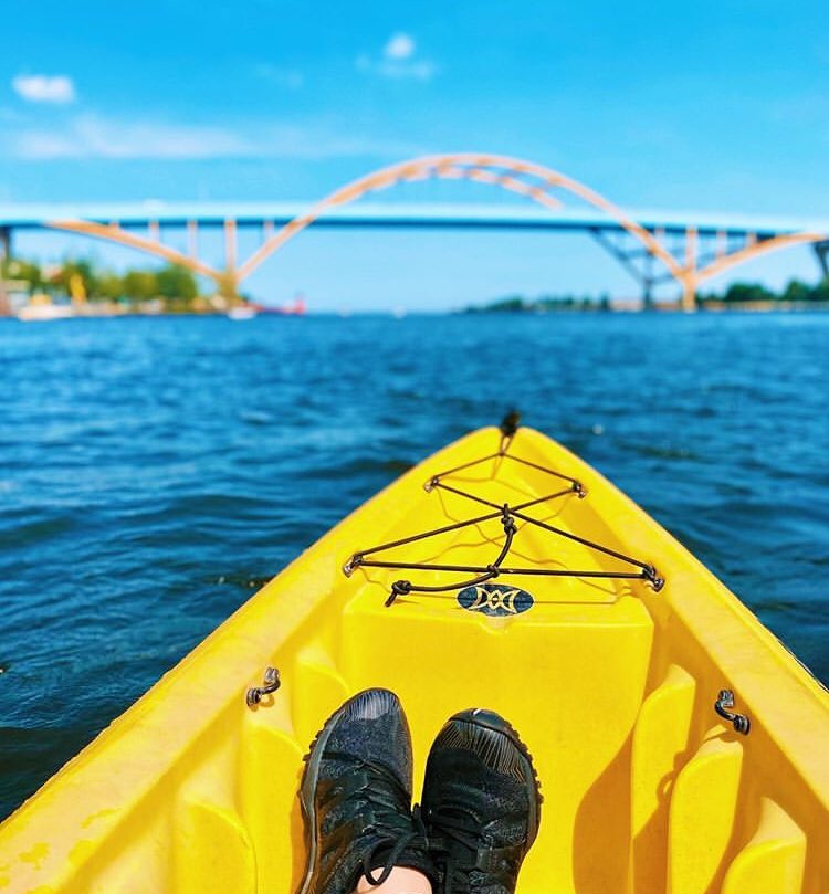 Not the worst way to socially distance 🚣🏽‍♀️
📷: <a href="/summertosprinq/">M.</a> 
#dearmke