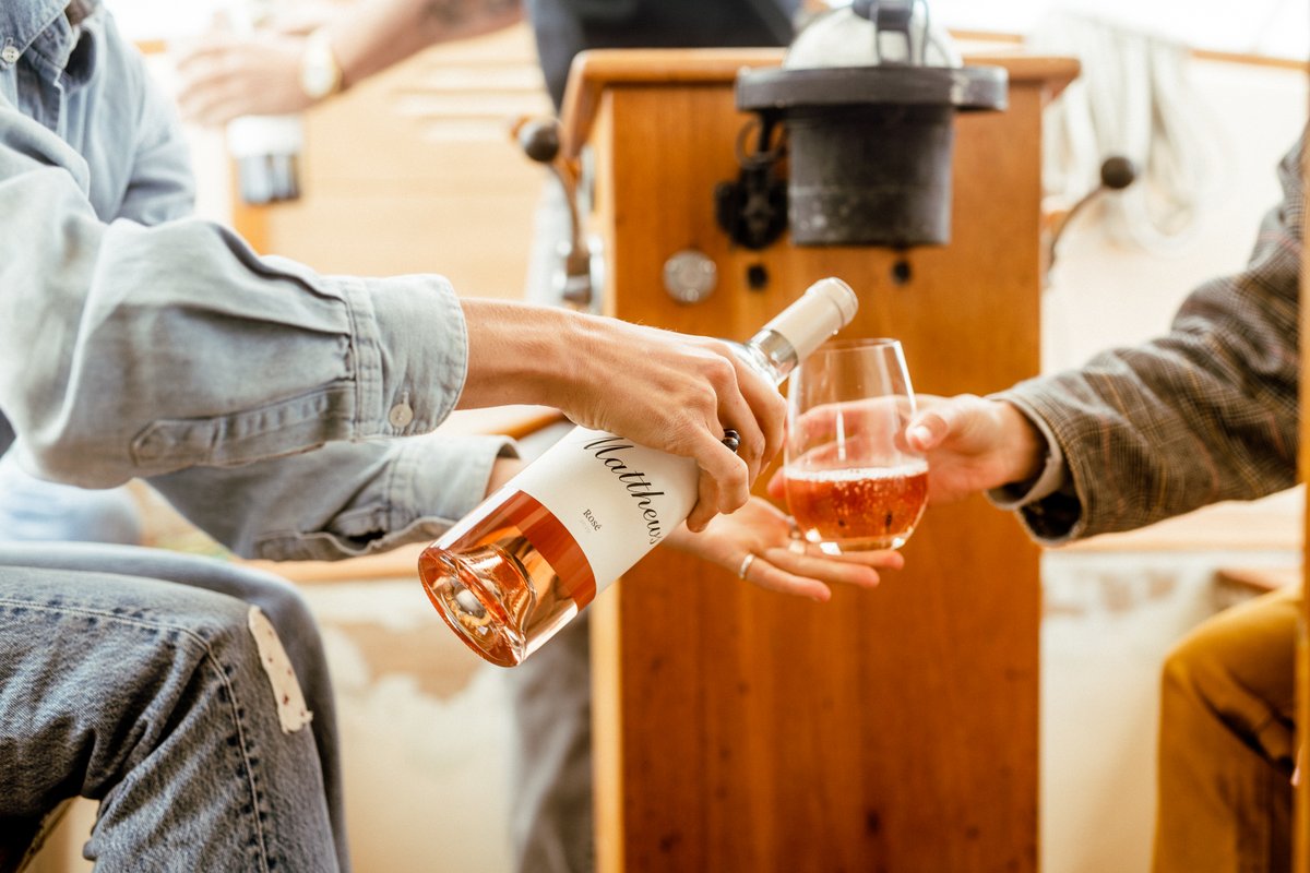 Summer Lovin'! 🥰 RT <a href="/MatthewsWinery/">Matthews</a>: Rosé Magnums now Available! What better way to celebrate the arrival of summer weather than with a 1.5 liter of Matthews Rosé? Retail: $48 / Wine Club: $38
matthewswinery.orderport.net/wines/Matthews…