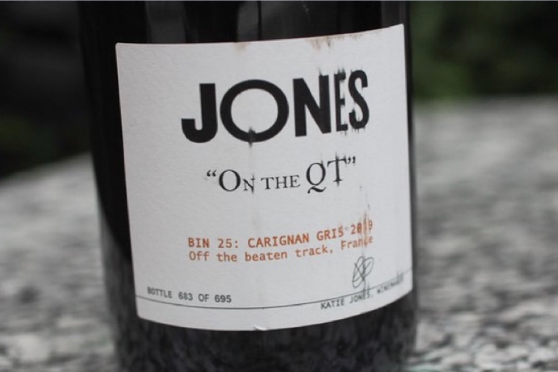 domainejones's tweet photo. Thanks @jamiegoode for writing about my Carignan Gris just launched at @waitrose https://t.co/HUhHYQTapU #happywinemaker https://t.co/CWQA6QeTiR