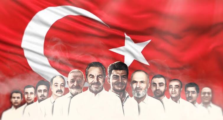 #15Temmuz bir dönüm noktasıdır. #15Temmuz Ülkemizin geleceğinşn uçurumun kenarından alındığı gündür.

#15Temmuz Kahramanlarına selam olsun..