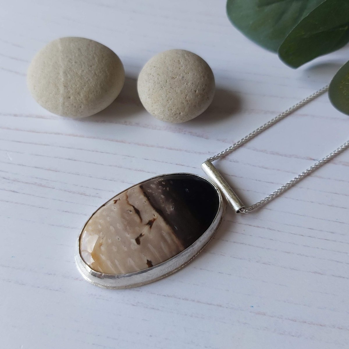 SeadragonSilver's tweet photo. Does anyone else see penguins...? 🐧 Palm root agate is believed to soothe and calm, perfect for these stressful times #seadragonsilver #agate #palmrootagate #handmade #handmadejewellery #handcrafted #opthandmade #shophandmade #supportsmallbusiness #Norfolk #England https://t.co/lQ3BN6ANFn