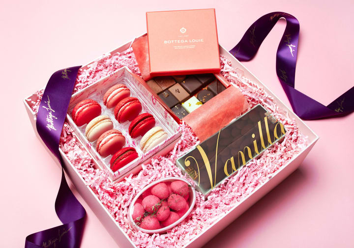 PakBoxesUs's tweet photo. How custom macaron packages can be advantageous for the marketing of your brand?✨

Read our latest blog ⤵️ 
https://t.co/F5gCd3z7Qi

#customboxes #macarons #foodpackaging #bakeryboxes #yum #foodporn #branding #pakboxes https://t.co/BENIKzcxio