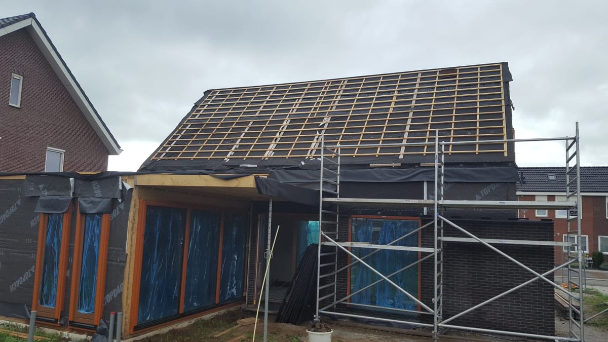 broekmanvof's tweet photo. In het Gramsbergen bouwen we deze #energieneutrale #prefabwoning. Deze woning is zeer goed geïsoleerd en voorzien van de modernste installatie. #Bouwteam @dicksjabbens en Smelt Architecten. https://t.co/NHXdMaurT5