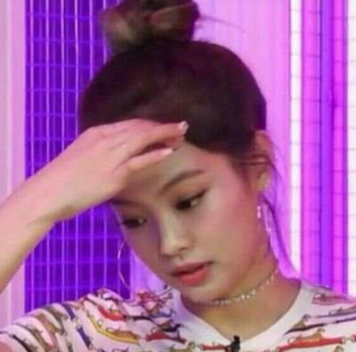 RojSla's tweet photo. @wonderpeachalin @mindoftaekook @ljncuIt @redpulsation @dollnnie wtf r u talking about ? What do u want me to say ? Its BT* fault ? No. So stfu its clearly the scene setters fault. And dont worry about me hun I defend my religion greatly but you're saying shit rn just stop you're embarassing urself. https://t.co/dJwnwsqZib