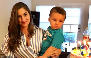 dead at 33Danielle DiCenso, ICU nurse from Hialeah,  #Florida died from  #COVID. "It’s like sending military troops to war without any ammunition or Kevlar on," said her husband, "She was scared to go to work."  @GovRonDeSantis  https://bit.ly/2WfV1Q0 