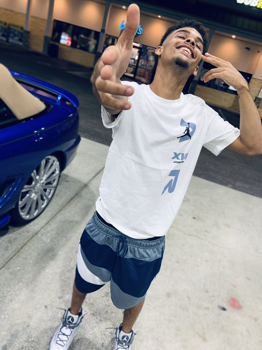 This life we living kinda fast💨🖤