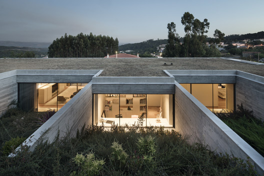 DesignUppp's tweet photo. House in Espinho / AZO. Sequeira Arquitectos Associados#design https://t.co/8Um8JRMYMw https://t.co/W69NB1H8pW