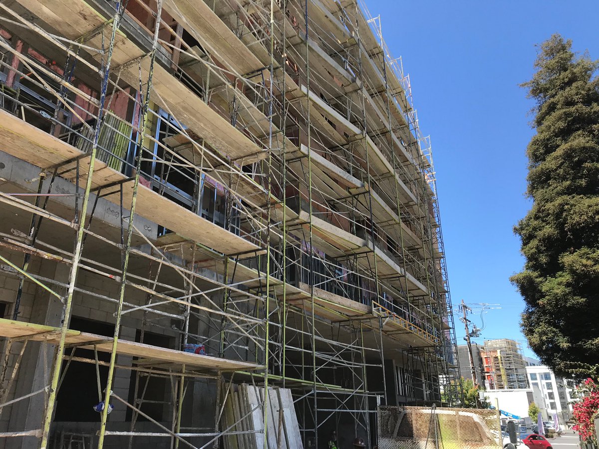 ADCollaborative's tweet photo. #AntonEdge this five-level of Type-III over 2 levels of Type-I construction w/3-high mechanical parking lifts @antonbuildingco @adcollaborative⁠
#adcollaborative #residential #design #multifamily #highdensity #adc #design #building #architecture #AntonDevelopment #oakland ⁠⠀ https://t.co/QsB10a017H