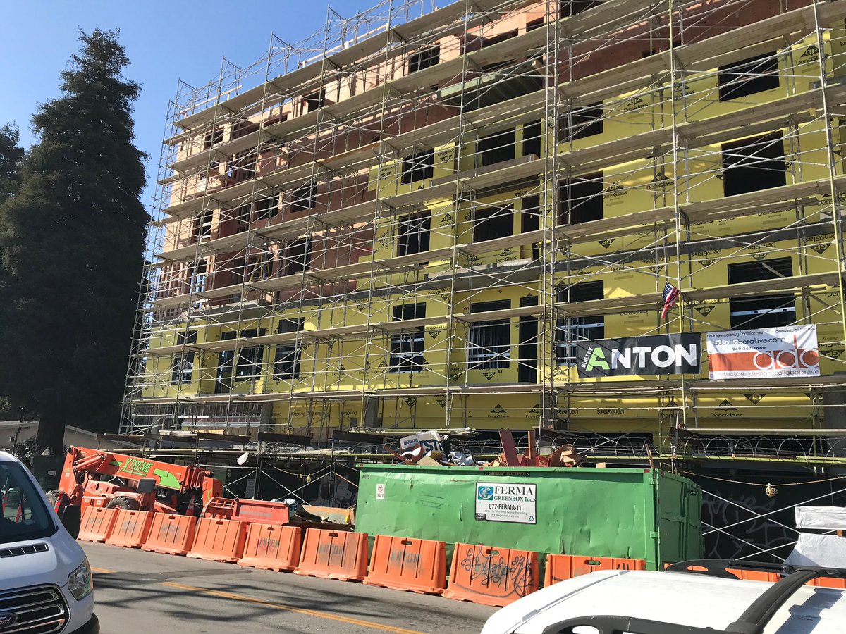 ADCollaborative's tweet photo. #AntonEdge this five-level of Type-III over 2 levels of Type-I construction w/3-high mechanical parking lifts @antonbuildingco @adcollaborative⁠
#adcollaborative #residential #design #multifamily #highdensity #adc #design #building #architecture #AntonDevelopment #oakland ⁠⠀ https://t.co/QsB10a017H