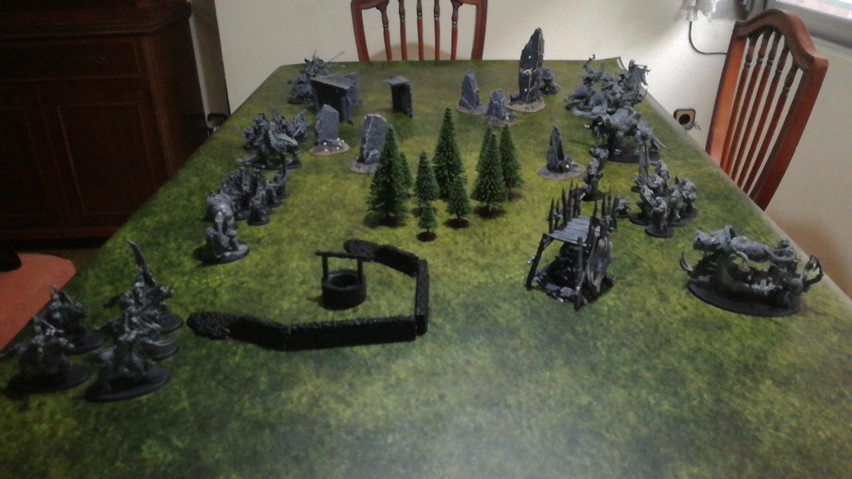 MareaGrisWargam's tweet photo. Partida de hoy, #sinpintar, ogros vs slaves to darkness https://t.co/DOgblntnZr