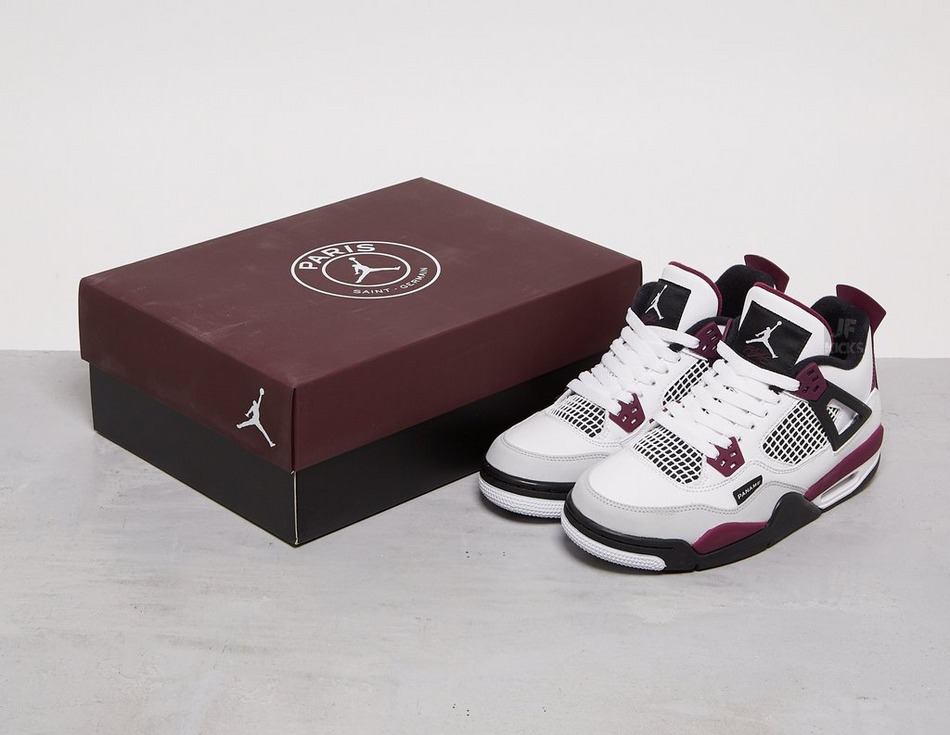 JustFreshKicks's tweet image. Closer Look at the upcoming Air Jordan 4 Retro "PSG" bit.ly/38WsEe8