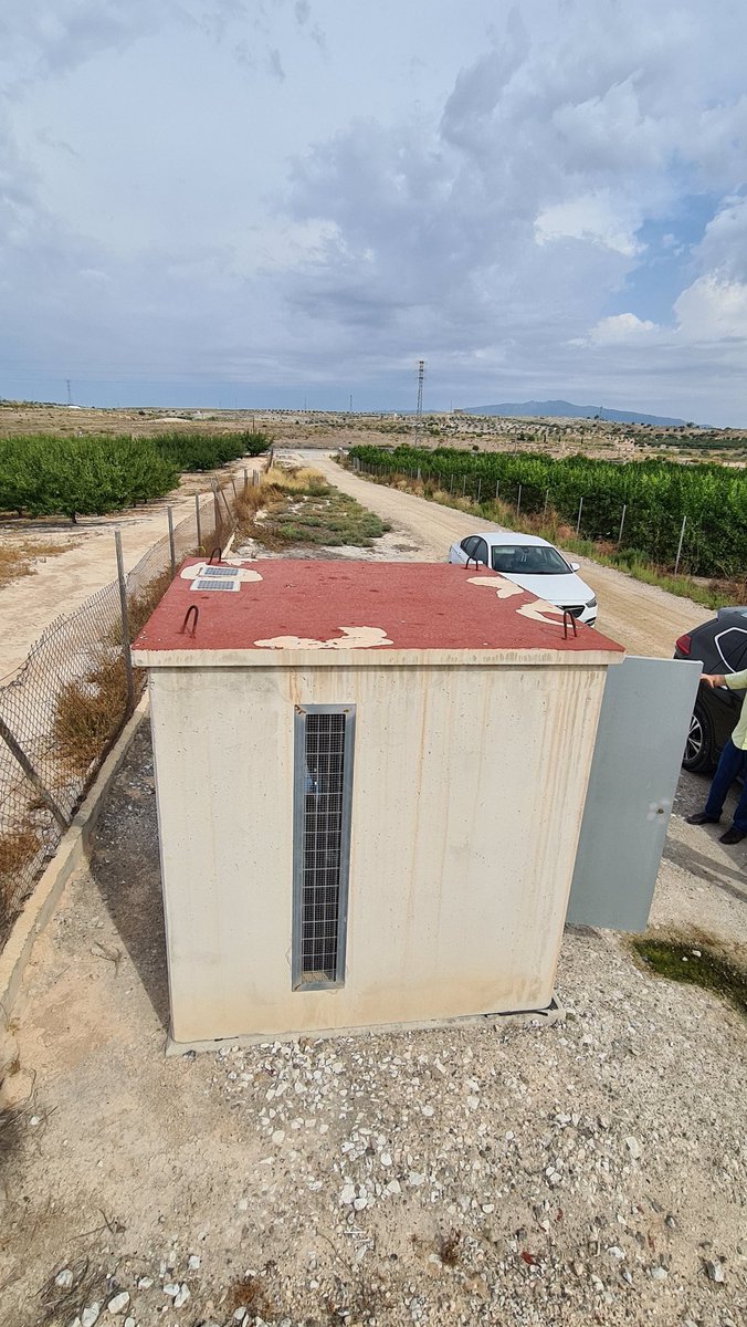 iservia's tweet photo. 2° dia de ruta. #waterfriends @iagua
Hoy los amigos de @HidrocontaSA me han acompañado a visitar la CCRR el Ceutí.
Como la telegestión puede ayudar a la gestión del agua procedente de terciario EDAR. Apunta a post. 🤔
Para entender el regadio ESP, hay q visitar #Murcia https://t.co/A1l0DsrIMn