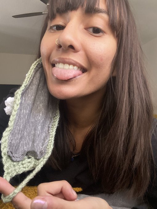 wearing a cute mask and showing u it&rsquo;s not just knit https://t.co/TAxqrTjIZ8