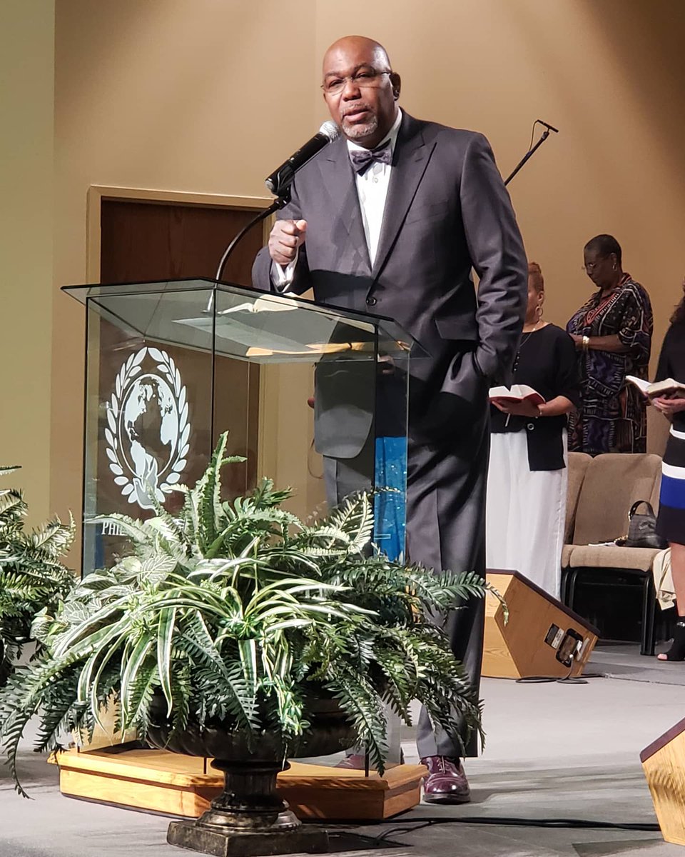 Phillips3620's tweet photo. Senior Pastor James Washington https://t.co/FdZGHkmeEN