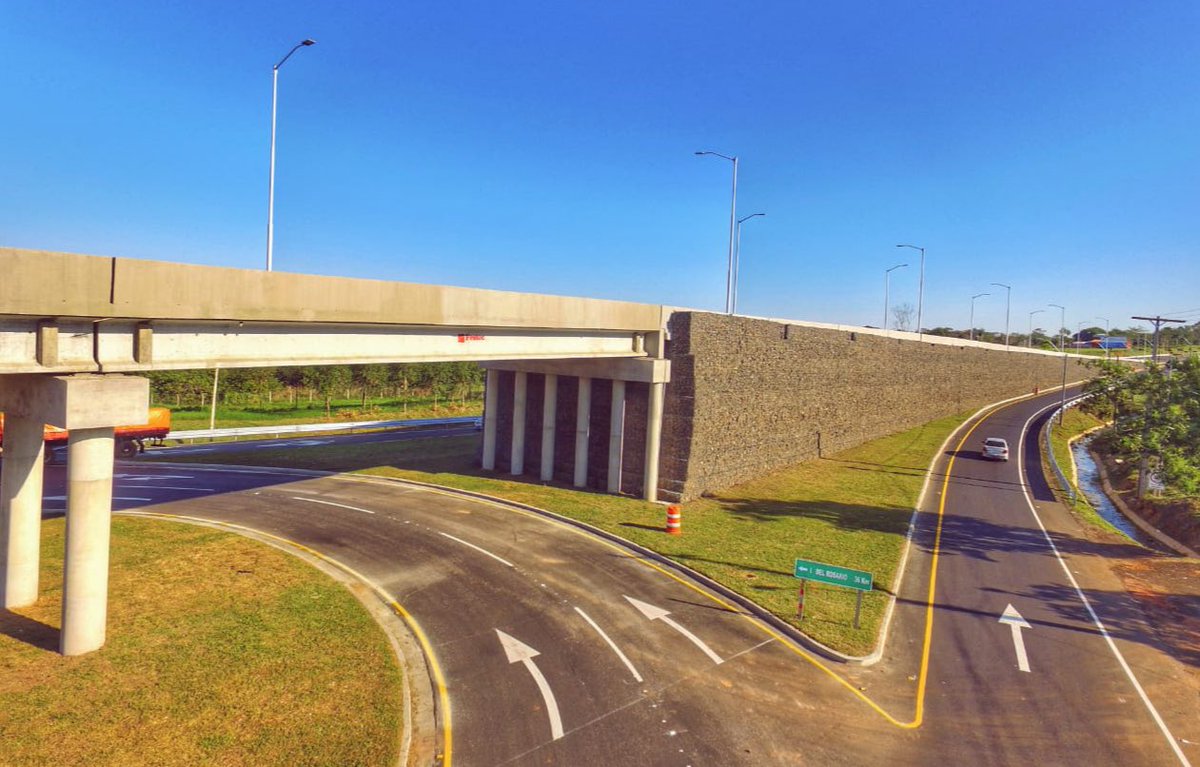 ArnoldoWiens's tweet photo. Viaducto Santani, listo para inaugurar. Interseccion de la ruta PY03 y PY22 @mopcparaguay @MaritoAbdo https://t.co/BA9UFUwfzy