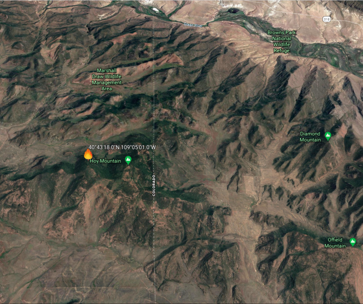 UtahWildfire's tweet image. The lightning-caused #AllenFire, burning in Daggett Co. near the Utah-Colorado state line, is 75-100 acres. Burning on steep terrain in timber. Additional crews en route to help federal and state crews already fighting the fire. #utfire #blmgl