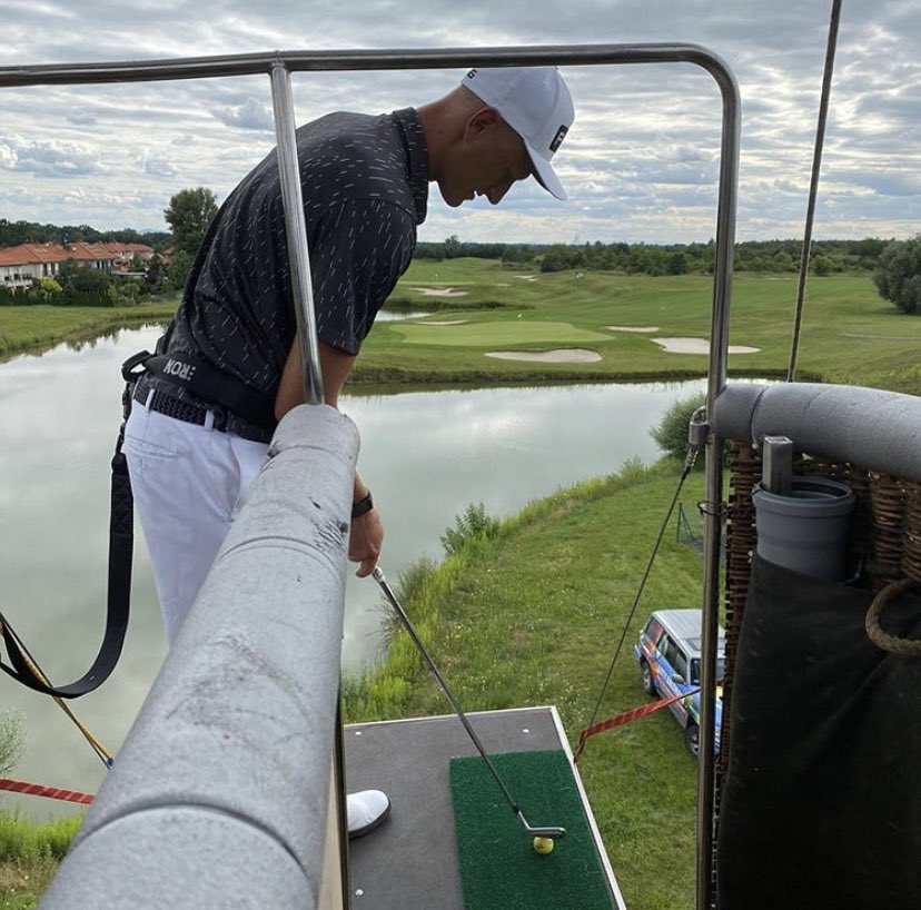 AdrianMeronk's tweet photo. Big thank you to LESS_ for a great event at Toya. 

It was so much fun hitting out of a flying hot air balloon and managing to hit the green from there 💪🏽🎈 https://t.co/TP91FyKZ3U