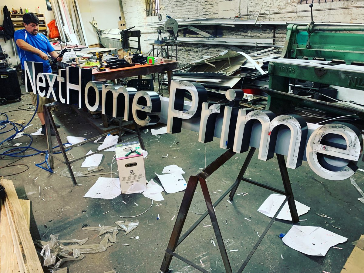 NextHomePrime's tweet photo. I’m ready to light up Bergenline Ave in North Bergen! #NextHomePrime #WhyNextHome #HumansOverHouses #NorthBergenNJ #HudsonCountyRealEstate https://t.co/RAepuPpLJe