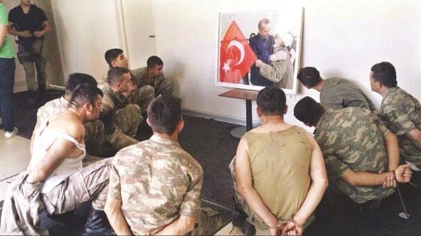 mkrky44's tweet photo. Vatanı işgale lideri devirmeye kalkışan herkese bu toprakların altını vaadediyoruz. https://t.co/PvXBpRpXLc
