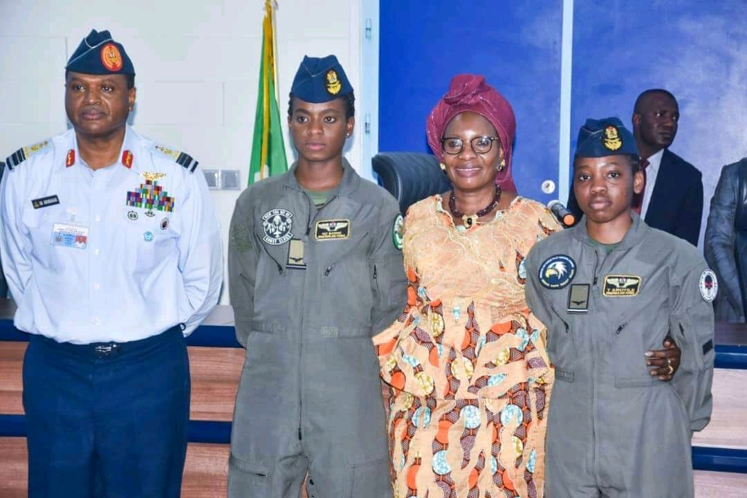 exjuniorpilots's tweet photo. The first Nigerian Air Force Female Helicopter Pilot-Flying Officer Tolu Arotile of 64RC died.
May her Gentle Soul rest in perfect peace💔
#restonschools
#Exjuniorpilots
#64RC #BlackTuesday 
#NigerianAirForce  
Say A Prayer For Our Schools 🤲💔 https://t.co/hCoHppDdP0